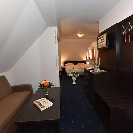 Ξενοδοχείο Weinhaus Woehler 3*